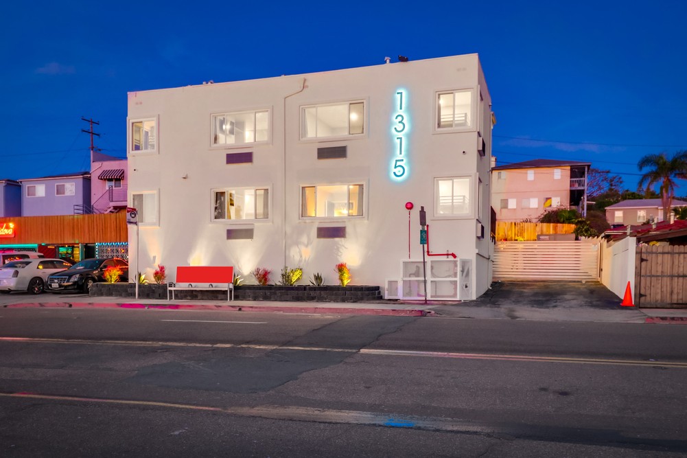 Virtual tour photo 10 of 83 for 1315 Morena Blvd