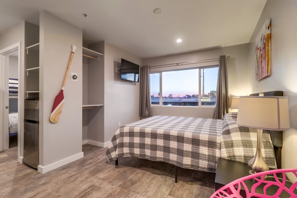 Virtual tour photo 46 of 83 for 1315 Morena Blvd