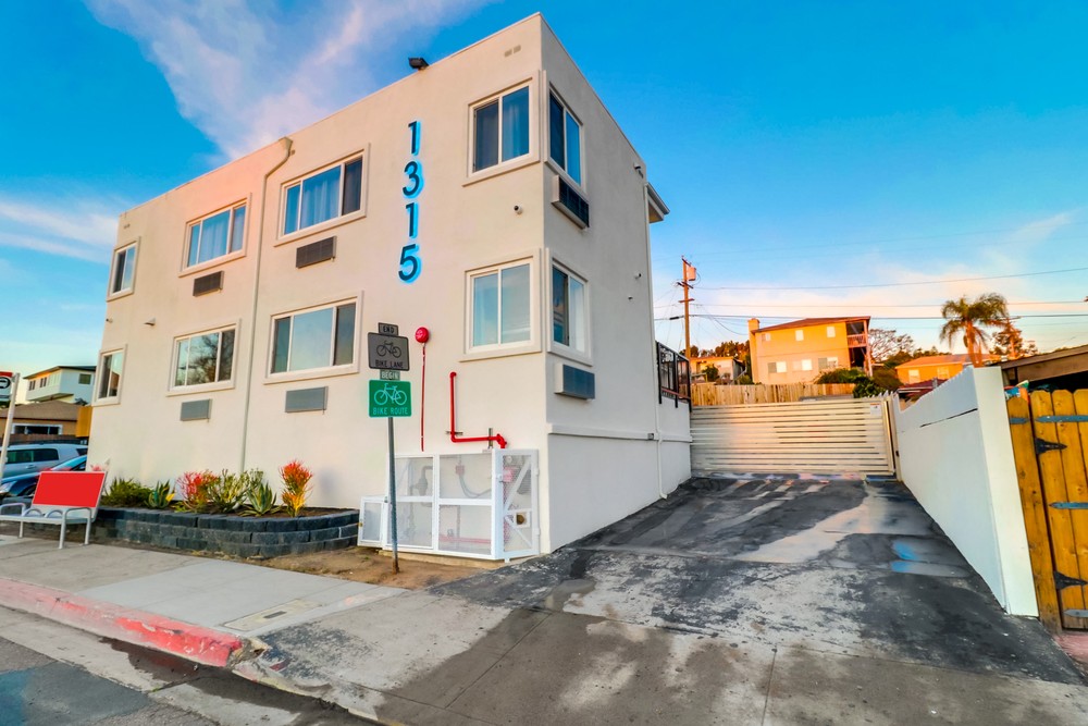 Virtual tour photo 82 of 83 for 1315 Morena Blvd