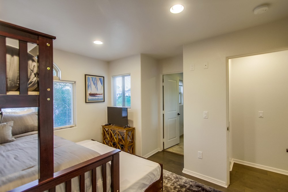Virtual tour photo 93 of 168 for 1315 Pacific Beach Dr