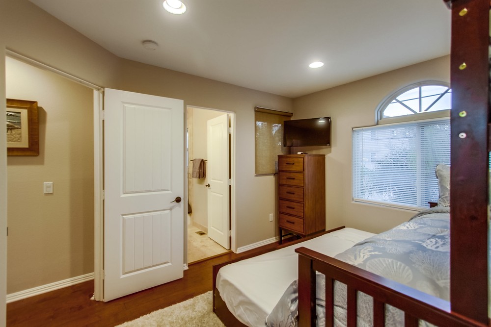 Virtual tour photo 125 of 168 for 1315 Pacific Beach Dr