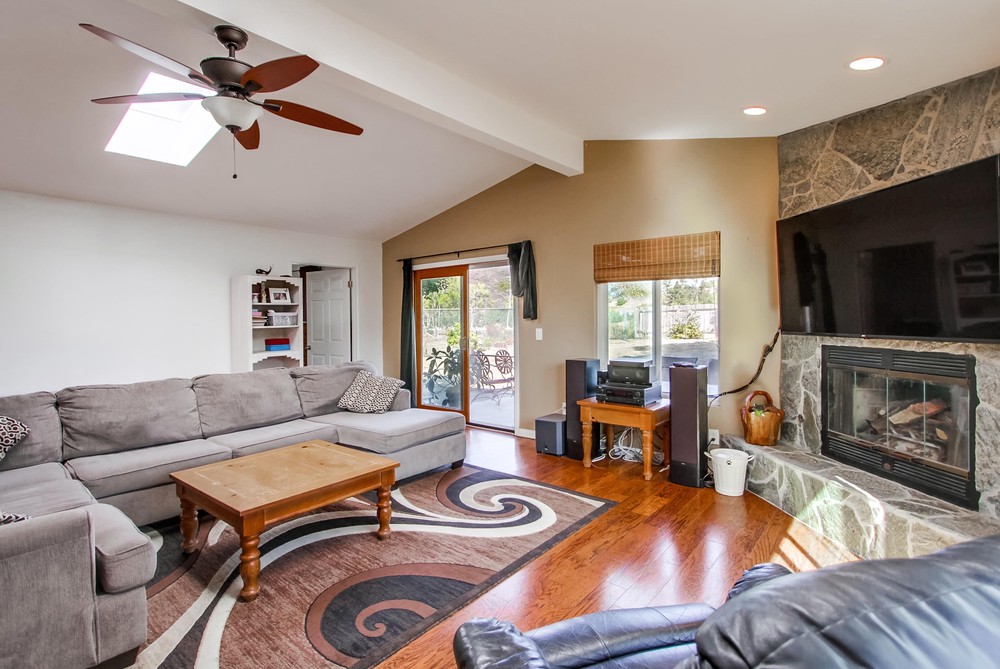 Virtual tour photo 10 of 57 for 13170 Via Del Valedor