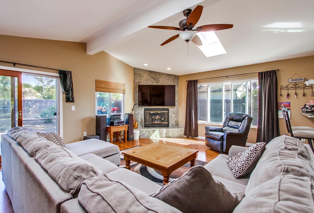 Virtual tour photo 12 of 57 for 13170 Via Del Valedor