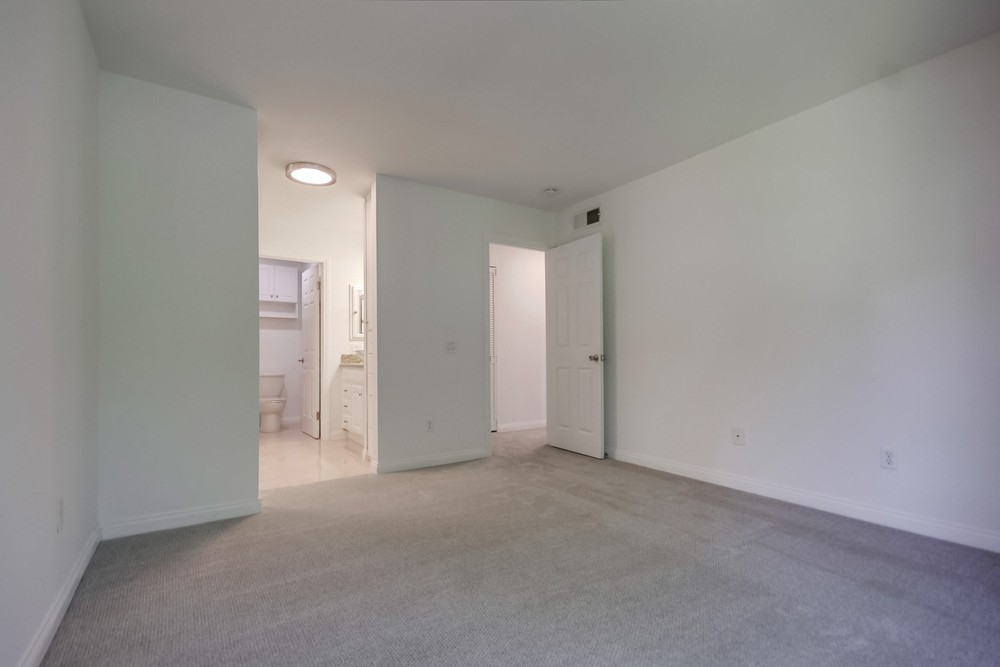 Virtual tour photo 30 of 36 for 13175 Wimberly Square UNIT 294