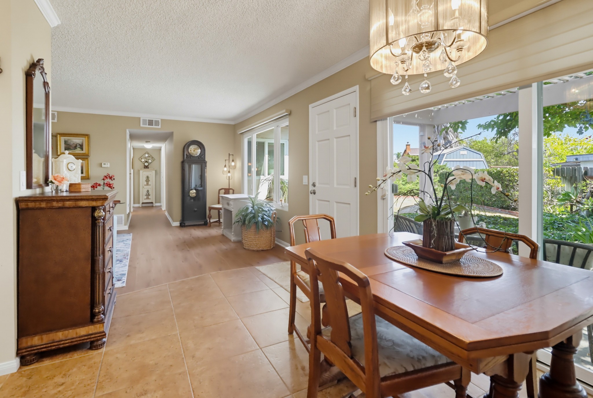 Virtual tour photo 13 of 44 for 13206 Saddle Ridge Rd