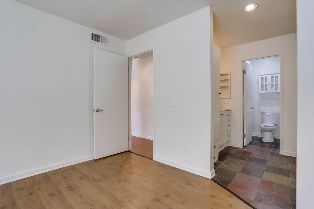 Virtual tour photo 28 of 35 for 13216 Wimberly Square UNIT 179