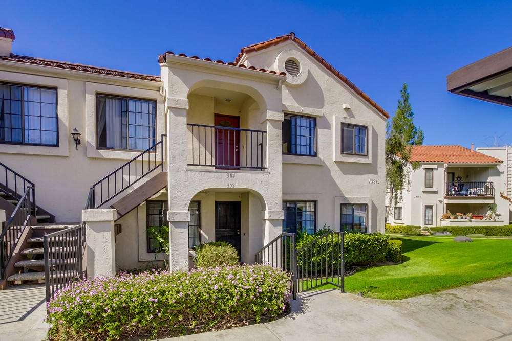 Virtual tour photo 1 of 22 for 13219 Wimberly Square #303