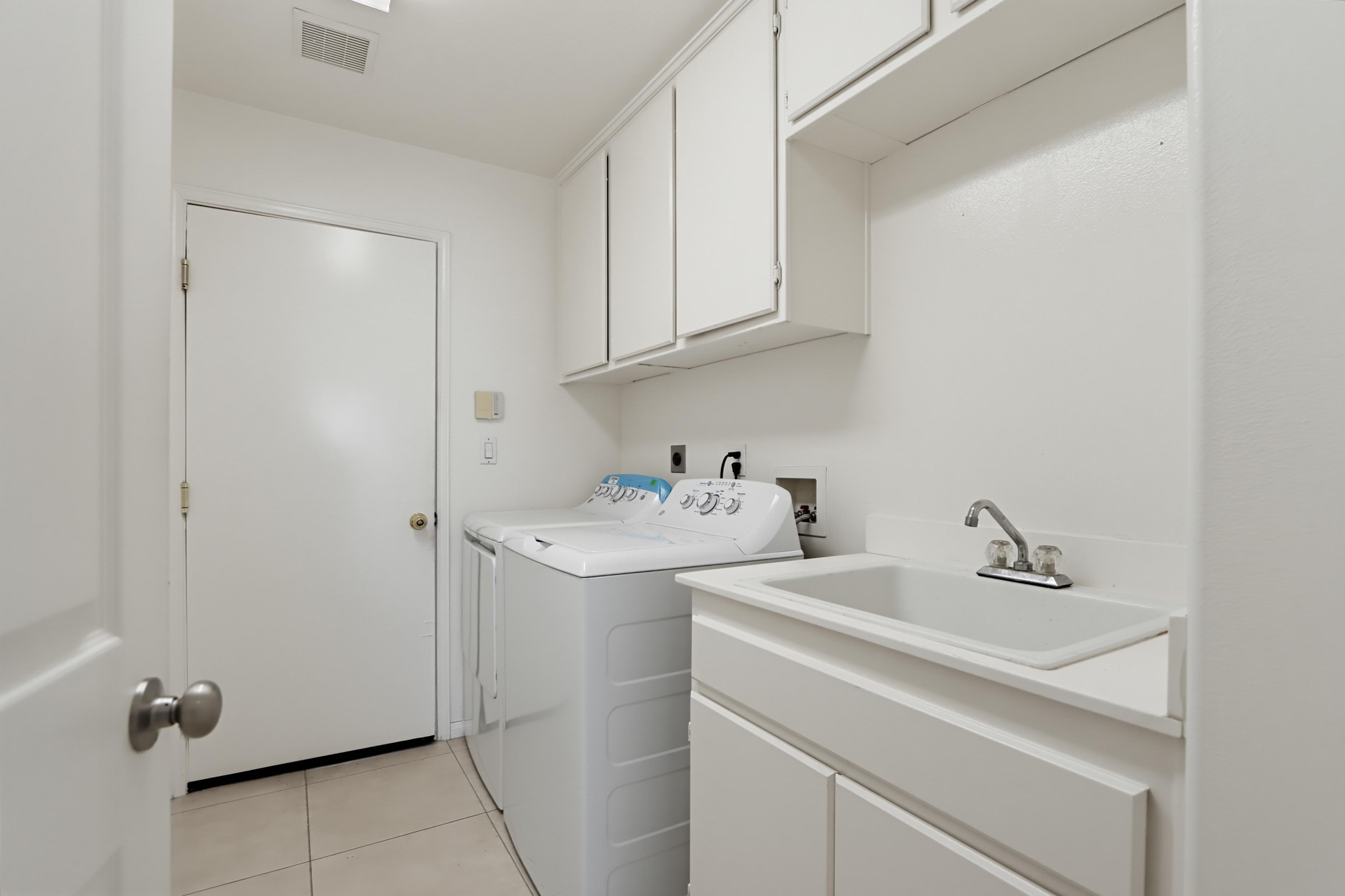 Virtual tour photo 24 of 58 for 1324 Silverado Dr