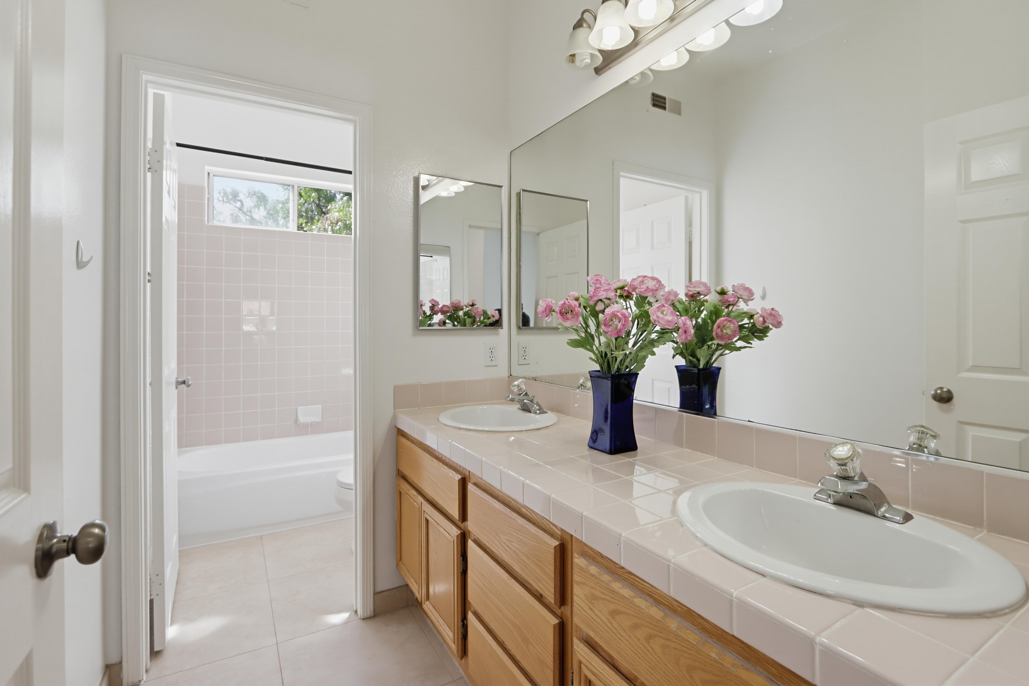 Virtual tour photo 40 of 58 for 1324 Silverado Dr