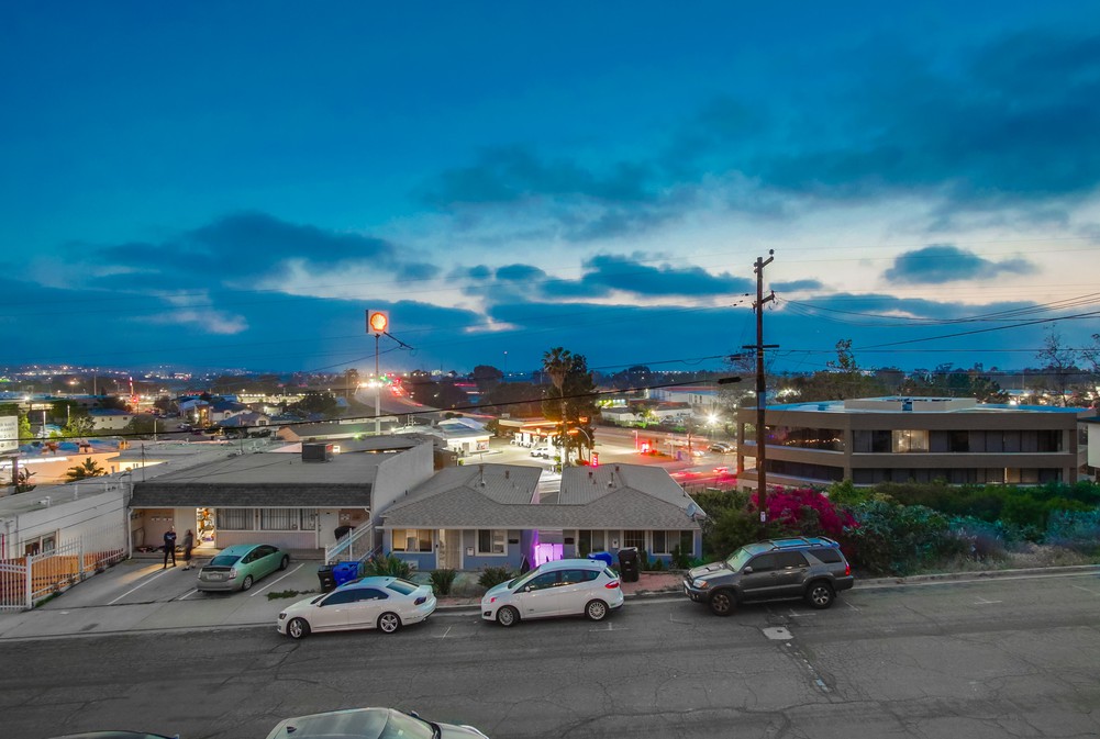 Virtual tour photo 9 of 84 for 1325 Gertrude St
