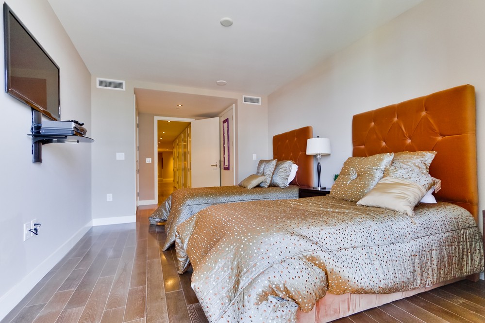 Virtual tour photo 31 of 65 for 1325 Pacific Highway #407