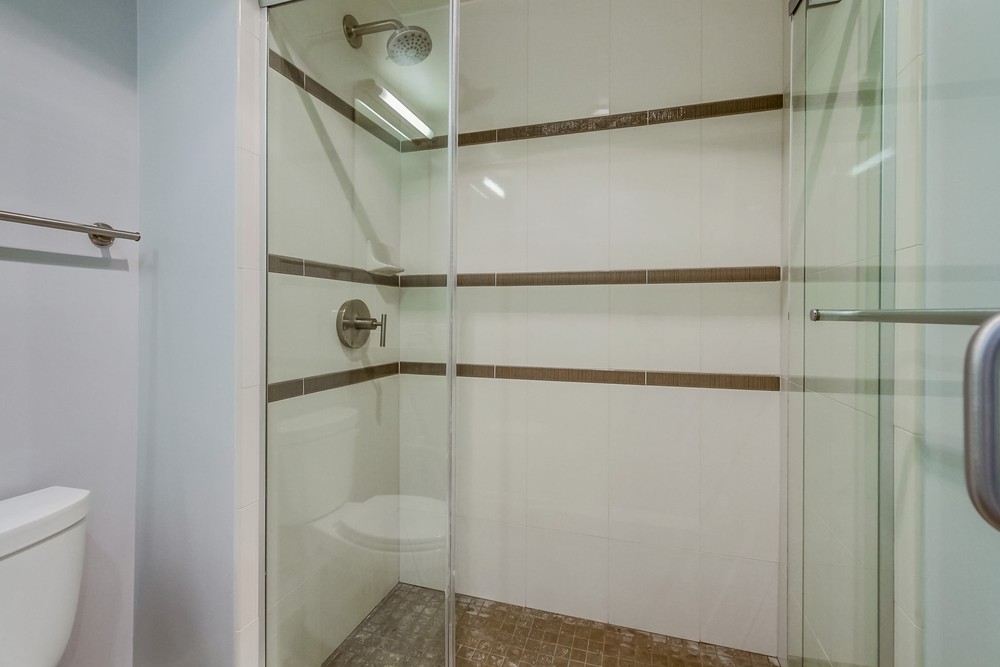 Virtual tour photo 33 of 34 for 1325 Pacific Hwy UNIT 201