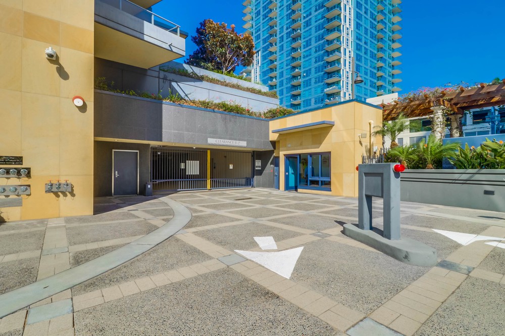 Virtual tour photo 53 of 52 for 1325 Pacific Hwy UNIT 506