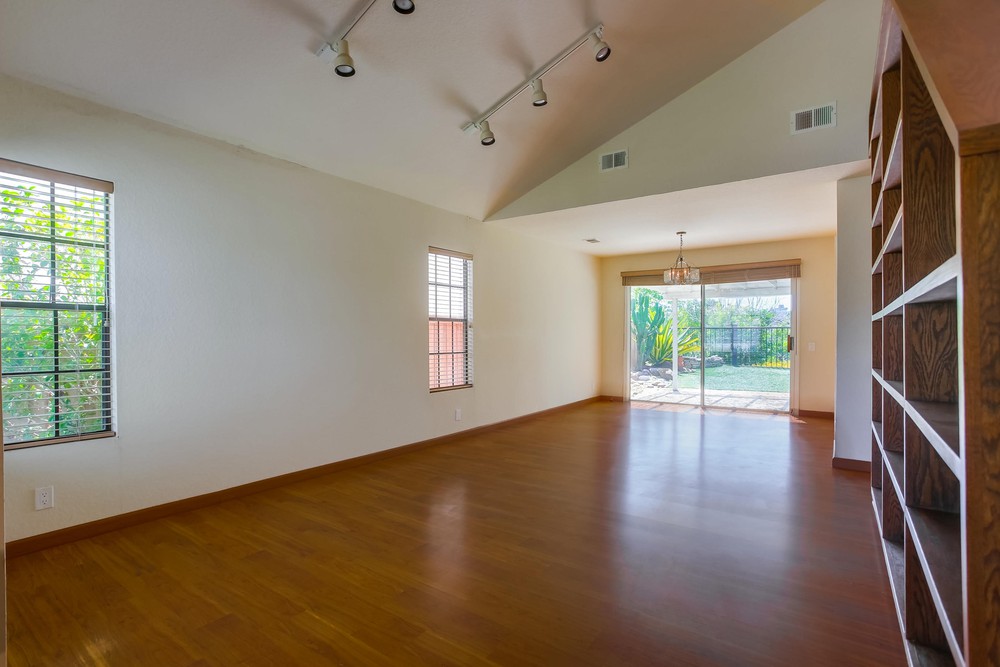 Virtual tour photo 8 of 54 for 13274 Benchley Rd