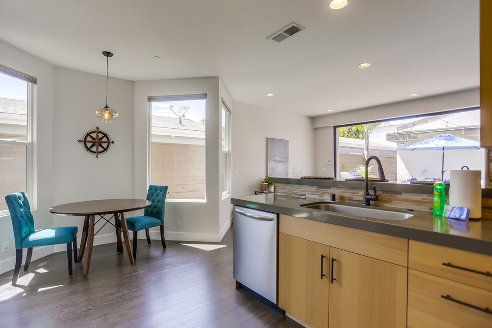 Virtual tour photo 27 of 75 for 1328 Thomas Ave