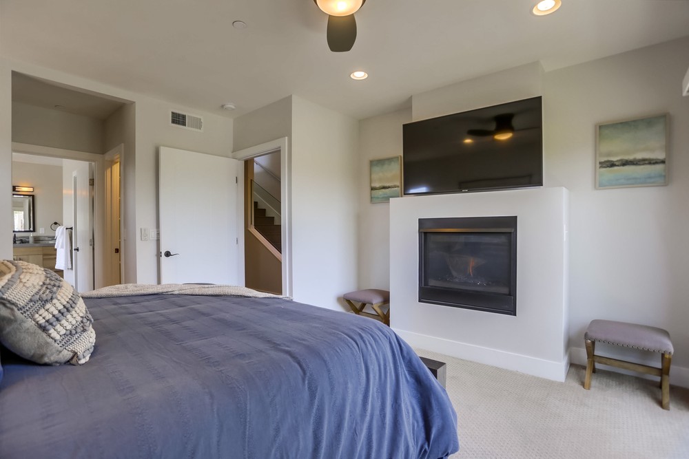 Virtual tour photo 36 of 75 for 1328 Thomas Ave