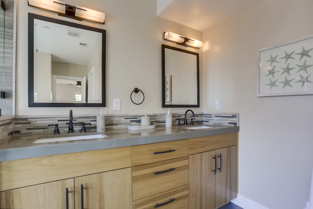 Virtual tour photo 40 of 75 for 1328 Thomas Ave