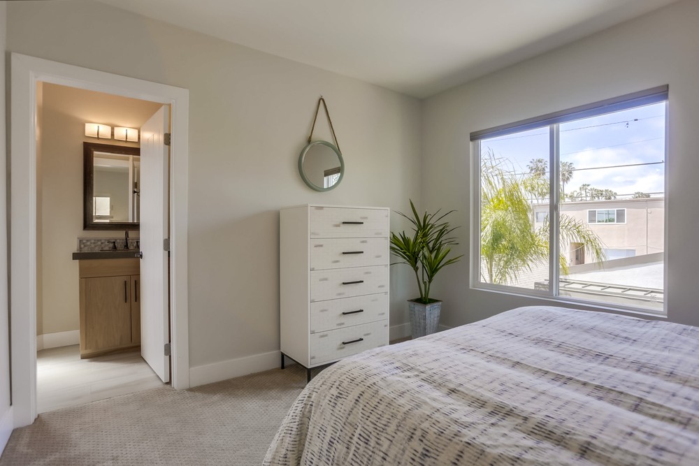 Virtual tour photo 53 of 75 for 1328 Thomas Ave