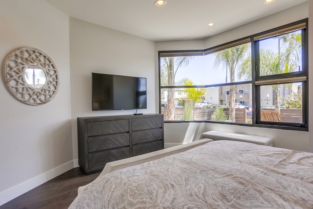 Virtual tour photo 60 of 75 for 1328 Thomas Ave