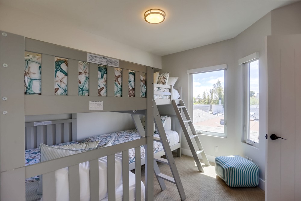 Virtual tour photo 63 of 75 for 1328 Thomas Ave