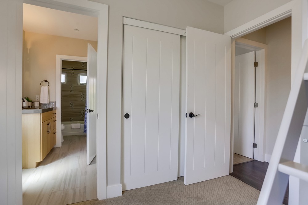 Virtual tour photo 65 of 75 for 1328 Thomas Ave