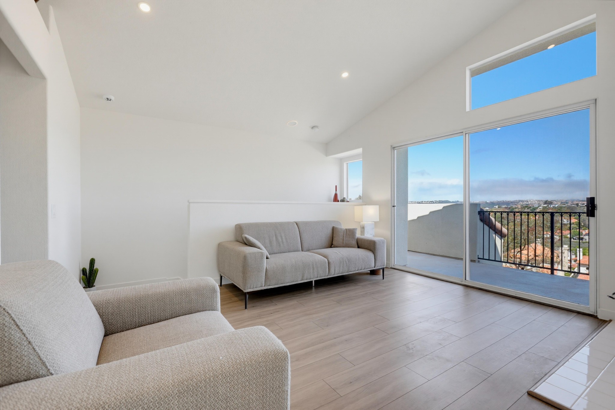 Virtual tour photo 10 of 60 for 133 Fleurance St