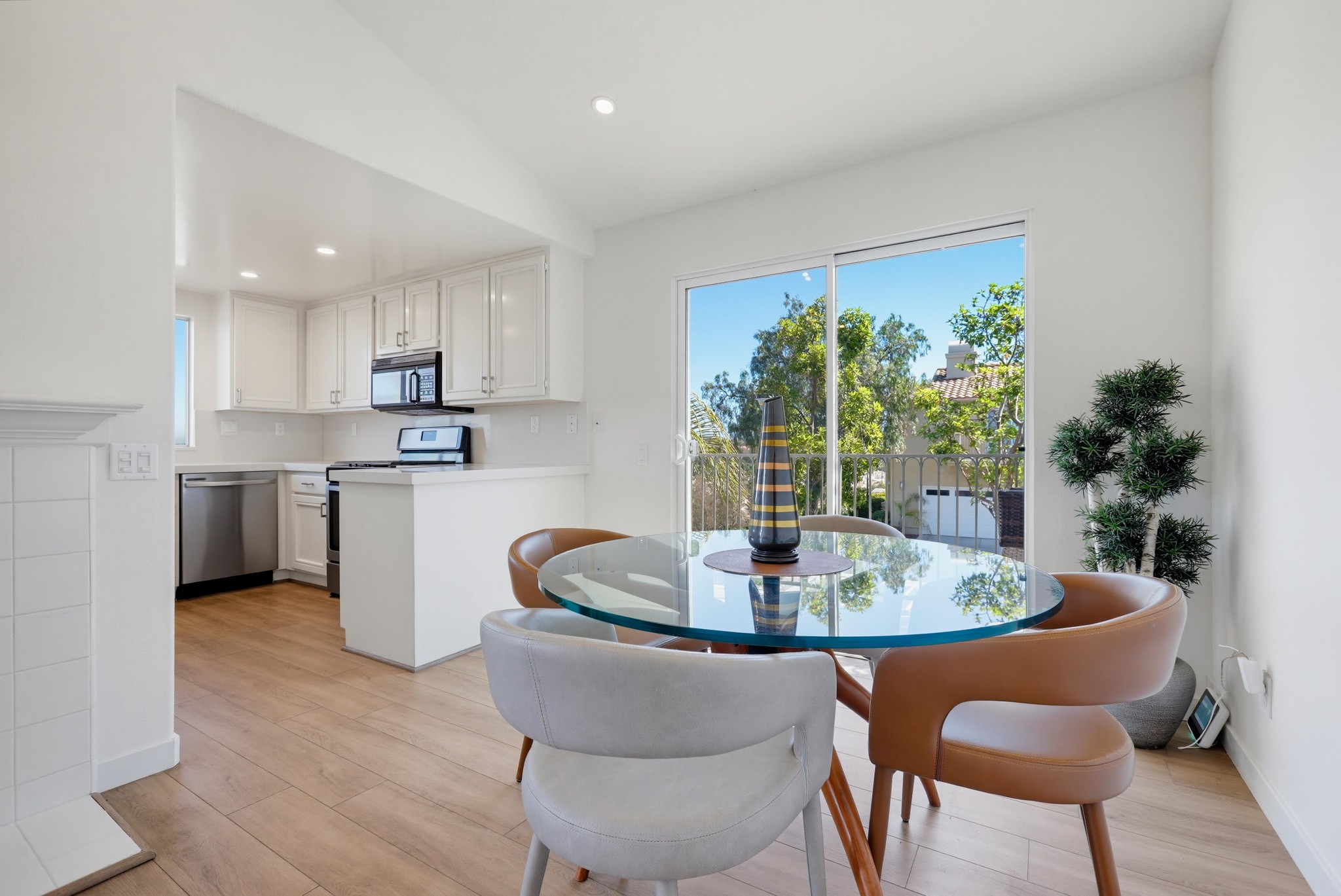Virtual tour photo 21 of 60 for 133 Fleurance St