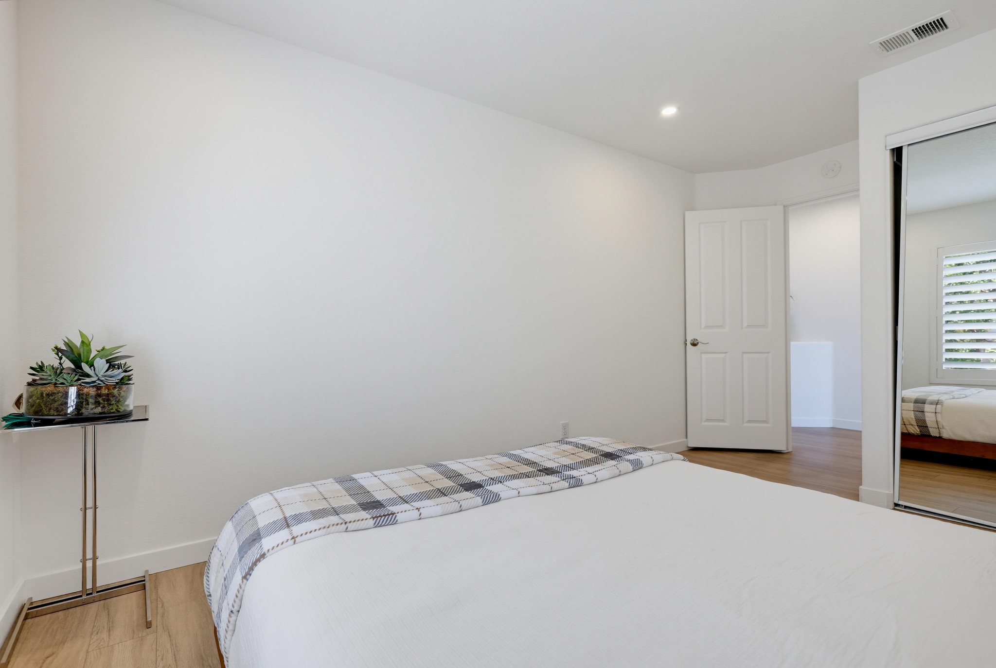 Virtual tour photo 40 of 60 for 133 Fleurance St