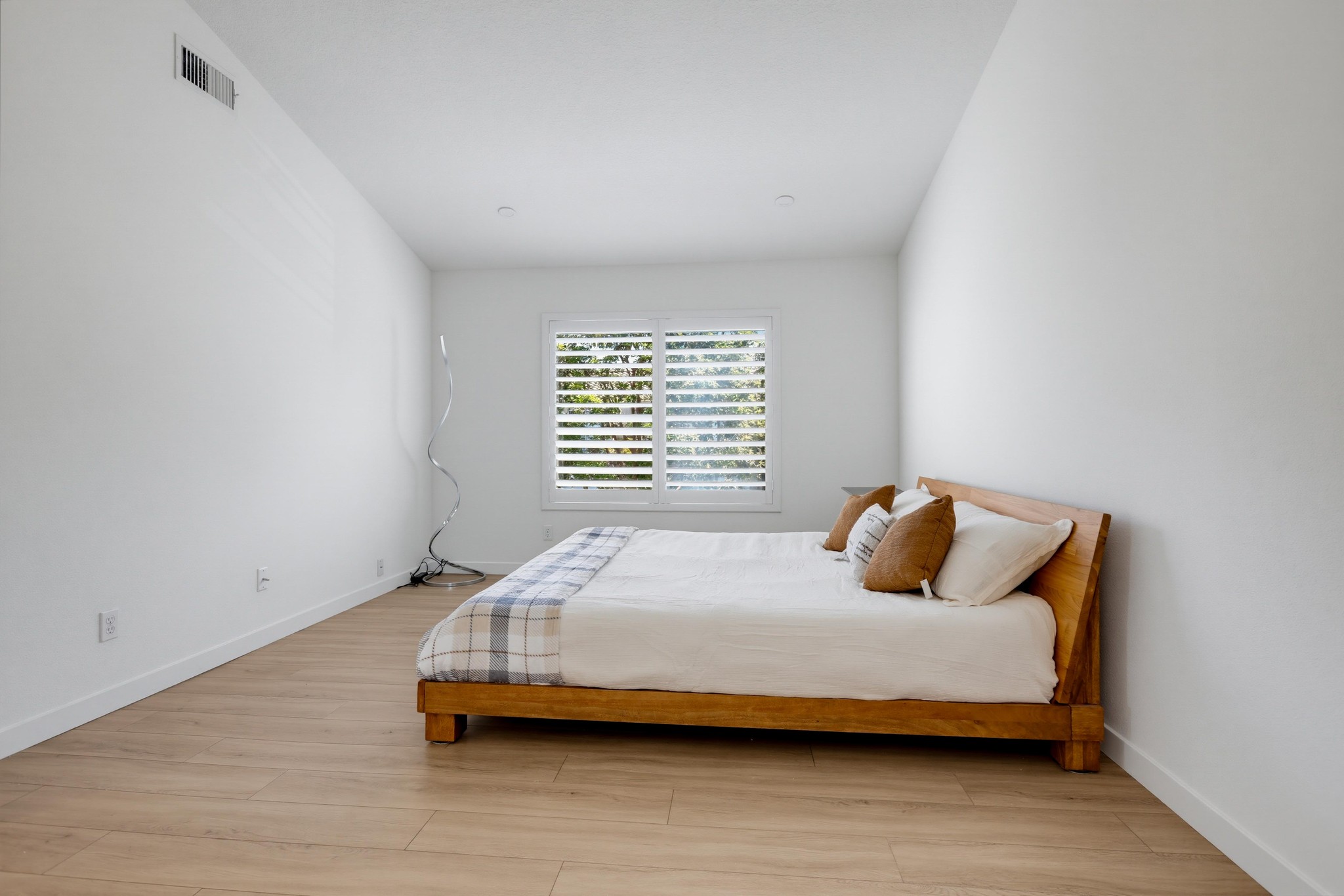 Virtual tour photo 32 of 60 for 133 Fleurance St