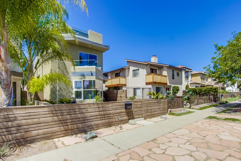 Virtual tour photo 4 of 75 for 1330 Thomas Ave
