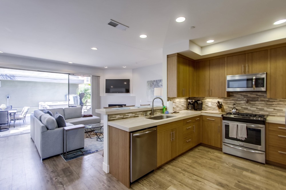Virtual tour photo 21 of 75 for 1330 Thomas Ave