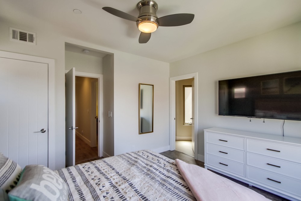 Virtual tour photo 65 of 75 for 1330 Thomas Ave