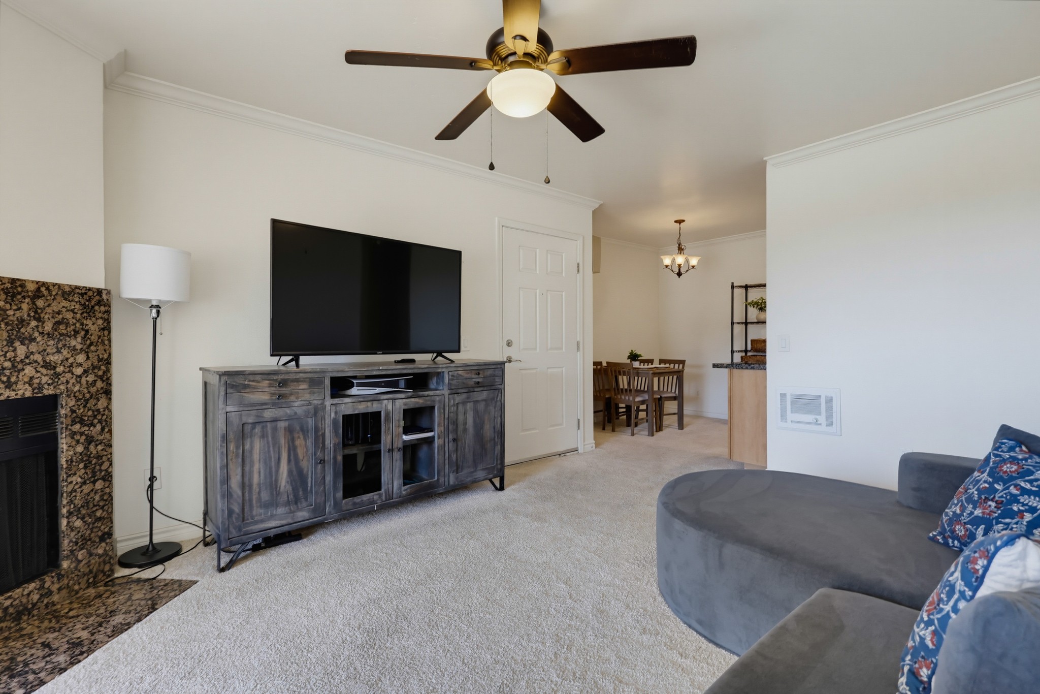 Virtual tour photo 13 of 52 for 13303 Rancho Peñasquitos Blvd