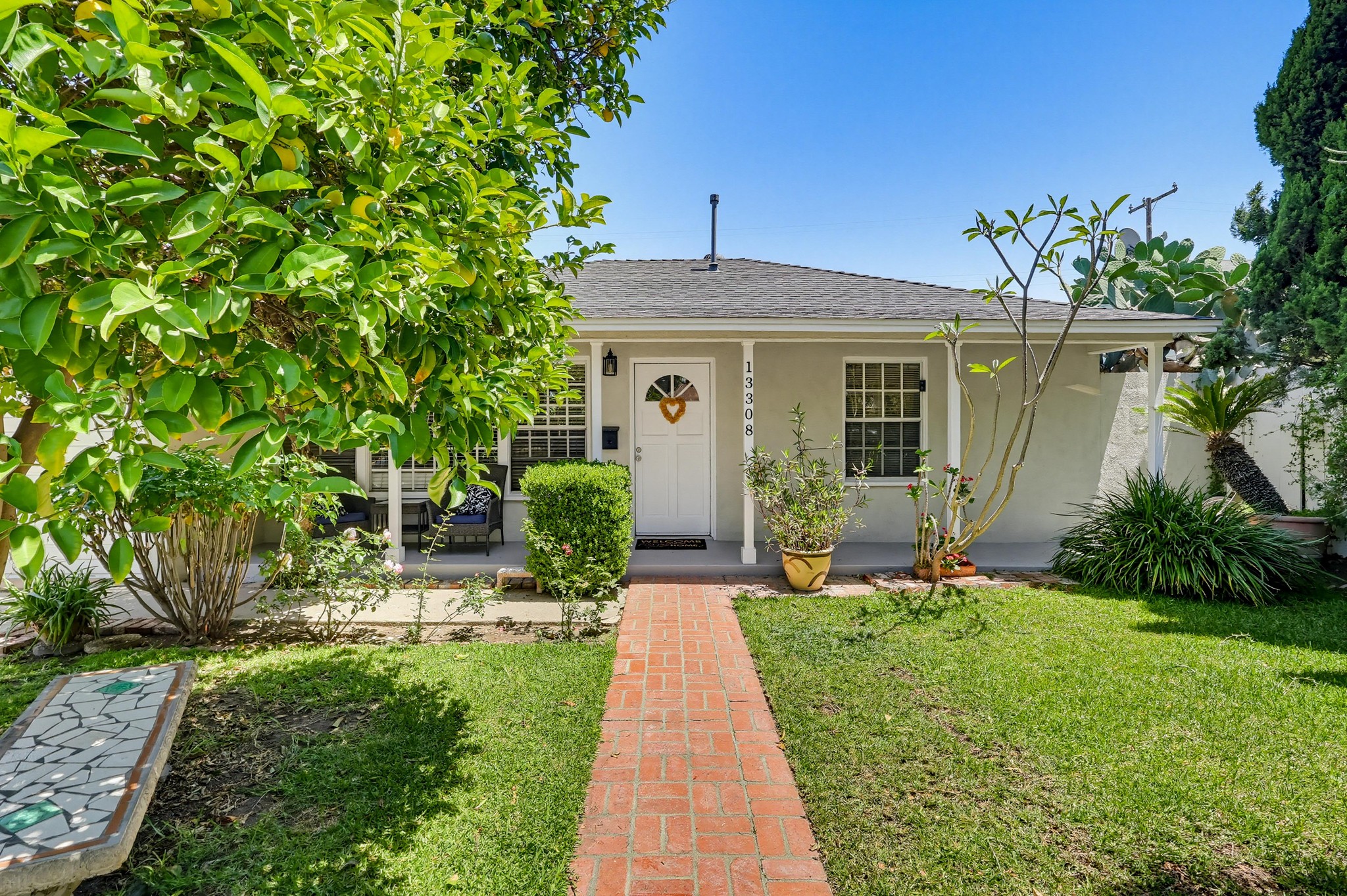 Virtual tour photo 6 of 41 for 13308 Thistle Ave