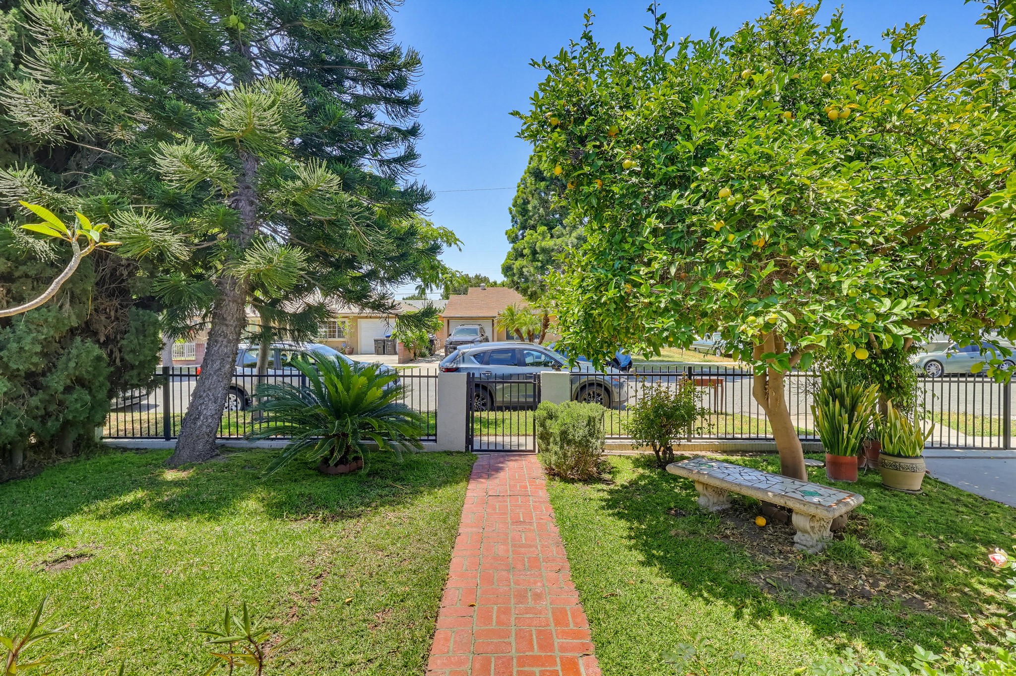 Virtual tour photo 9 of 41 for 13308 Thistle Ave