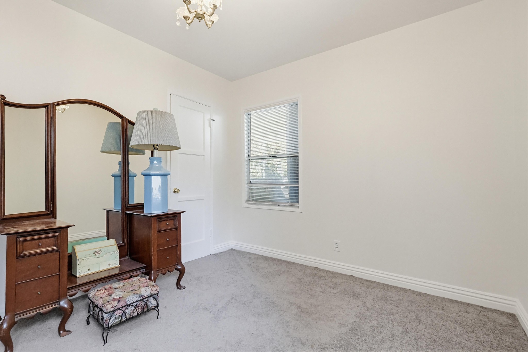 Virtual tour photo 24 of 41 for 13308 Thistle Ave