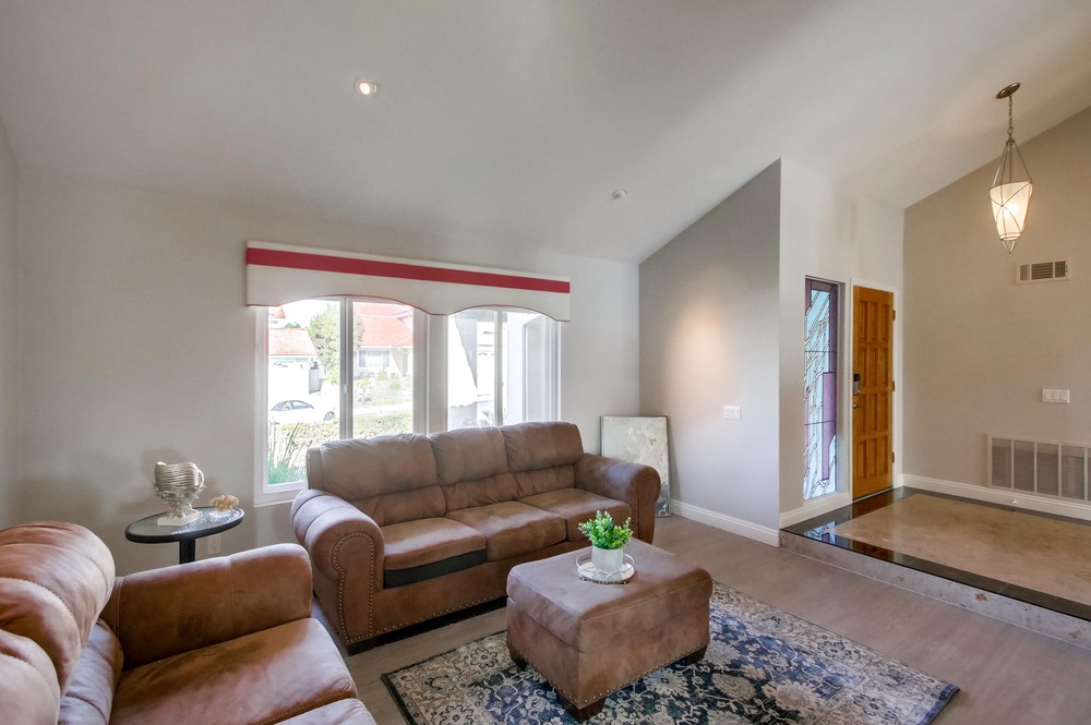 Virtual tour photo 9 of 60 for 13383 Bavarian Dr