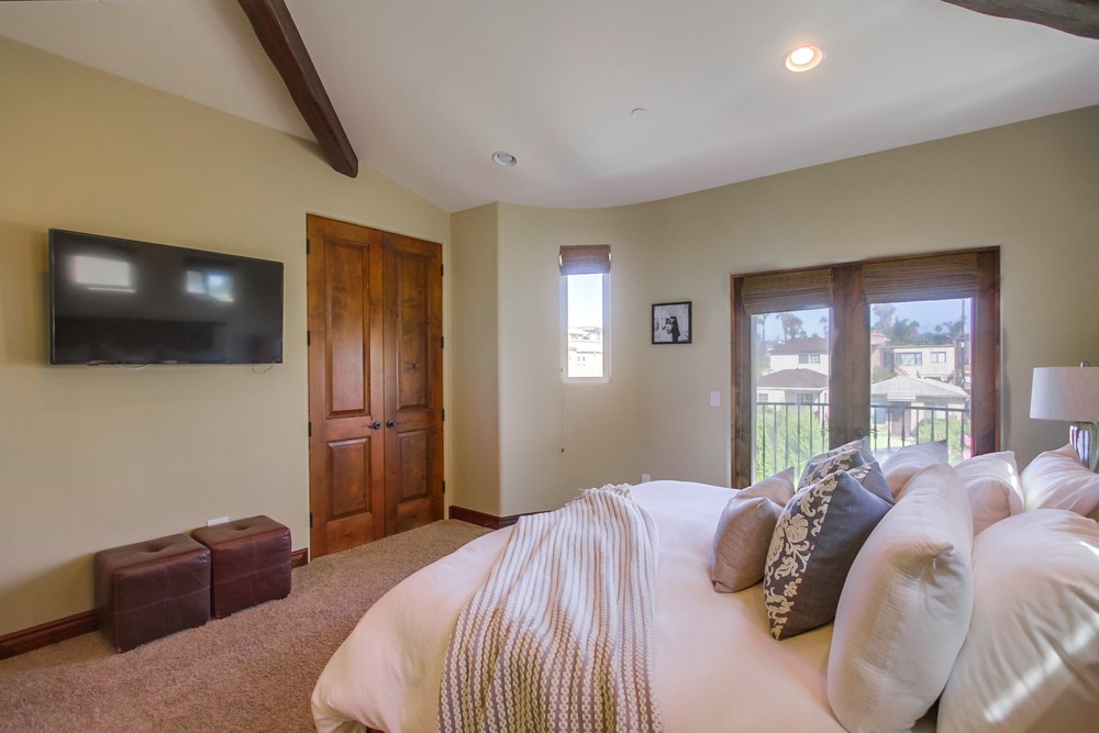 Virtual tour photo 32 of 59 for 1339 Oliver Ave