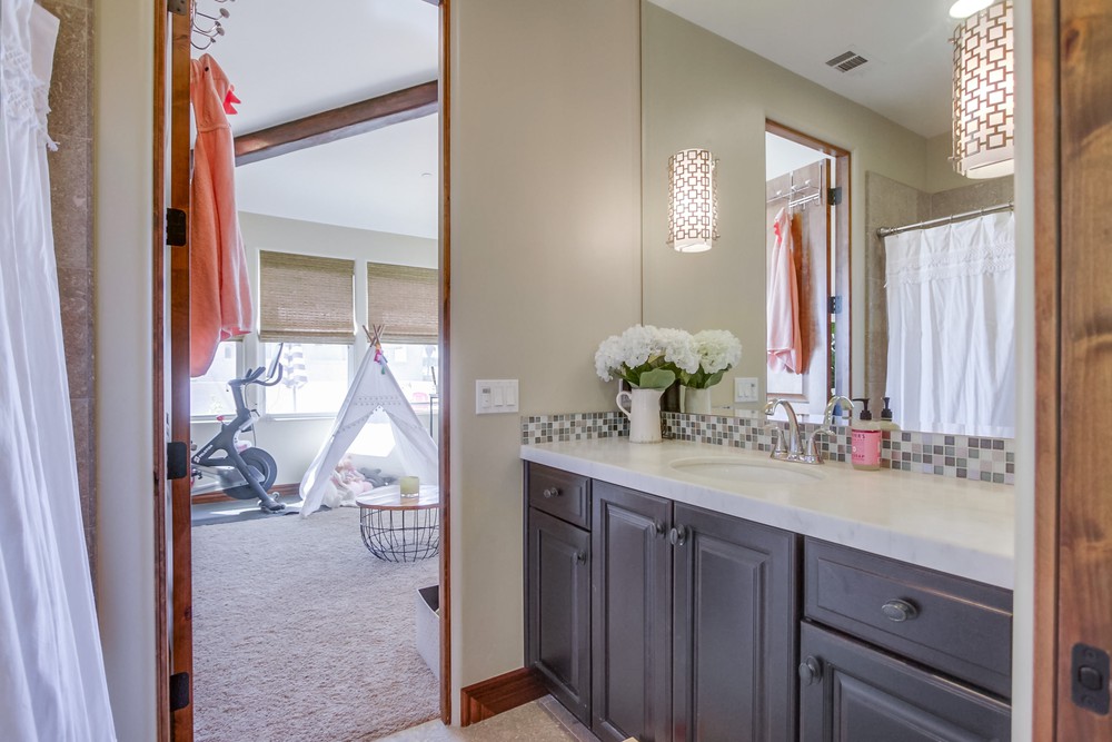 Virtual tour photo 43 of 59 for 1339 Oliver Ave