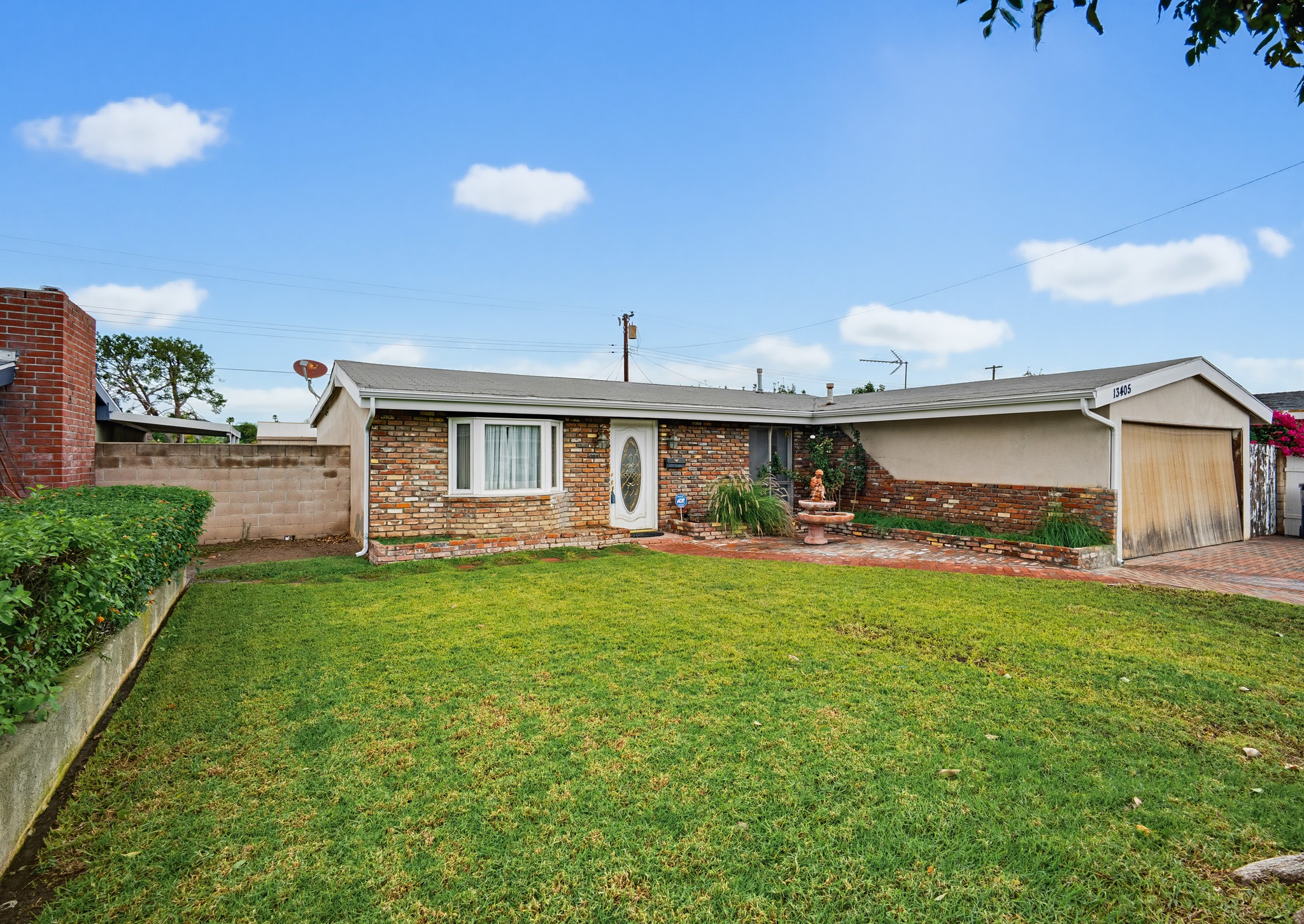 Virtual tour photo 4 of 42 for 13405 Babcock Dr