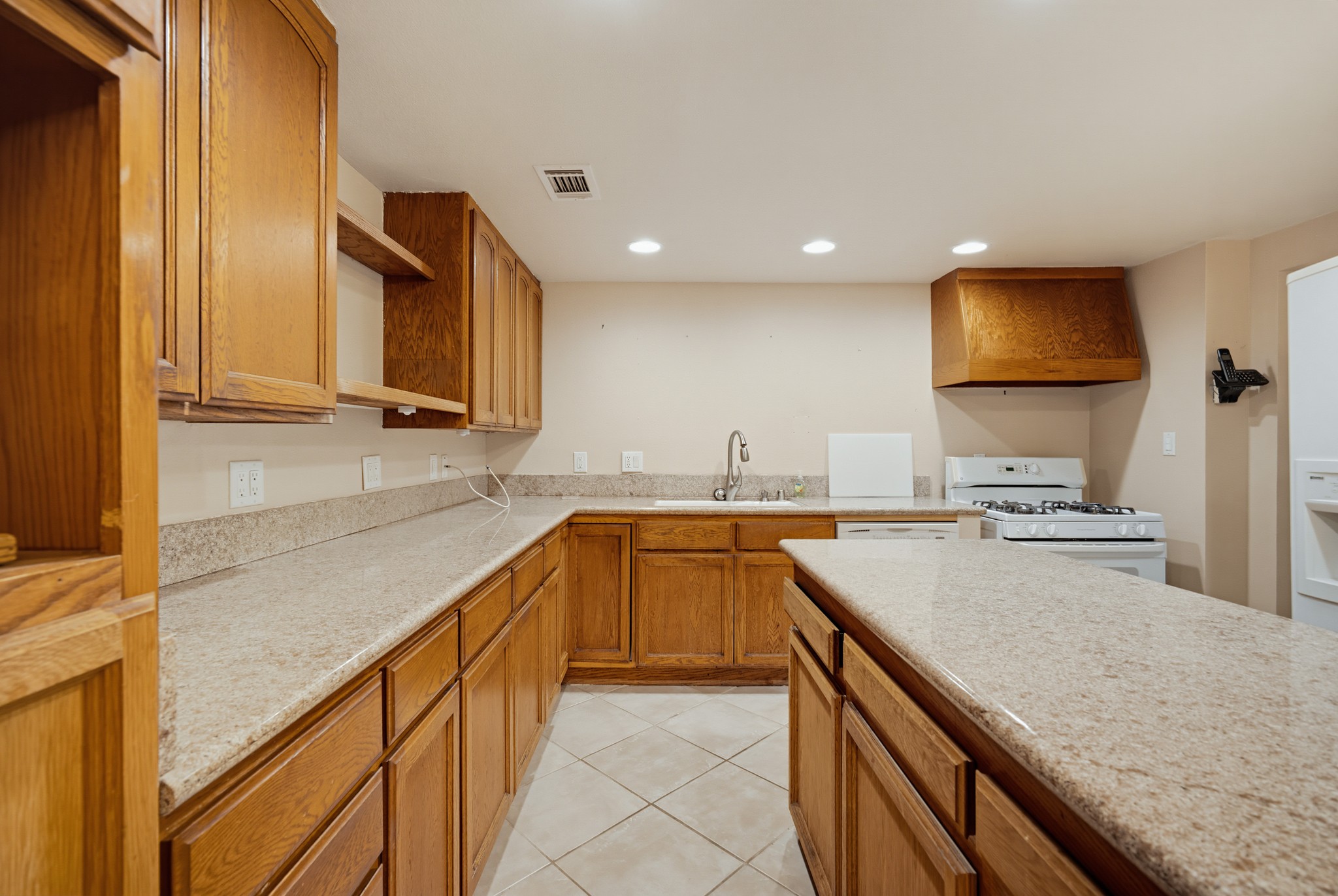Virtual tour photo 15 of 42 for 13405 Babcock Dr