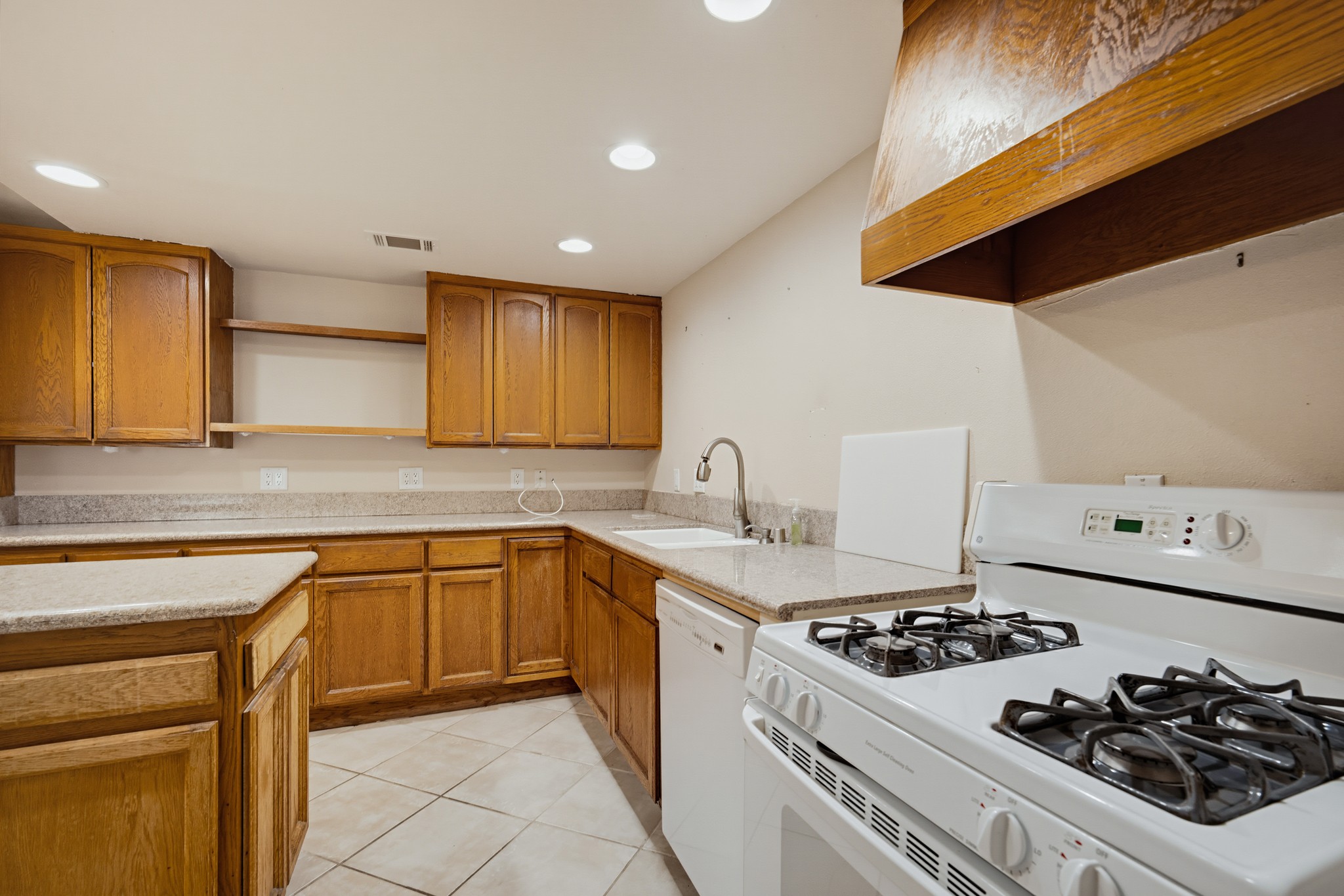Virtual tour photo 16 of 42 for 13405 Babcock Dr