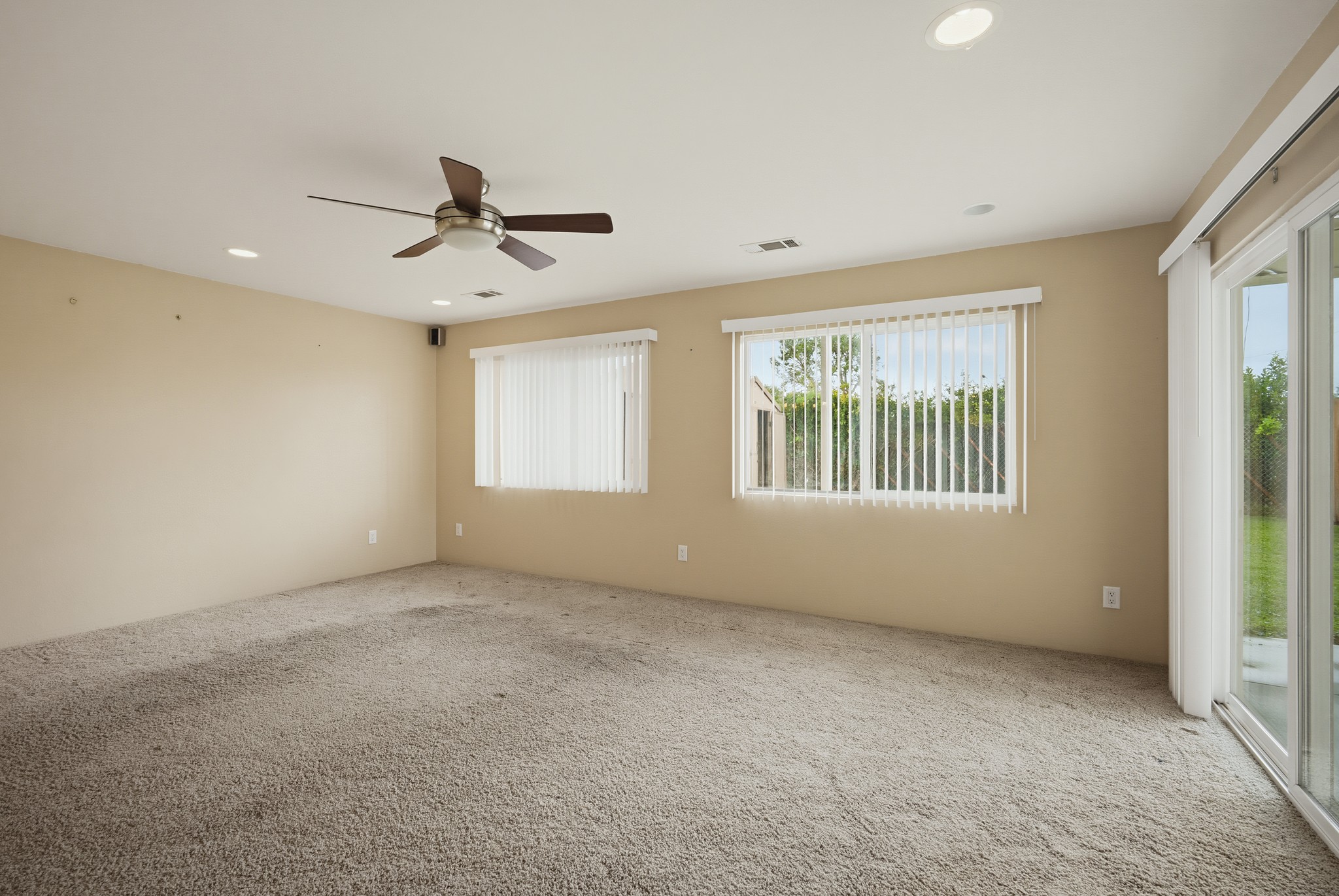 Virtual tour photo 20 of 42 for 13405 Babcock Dr