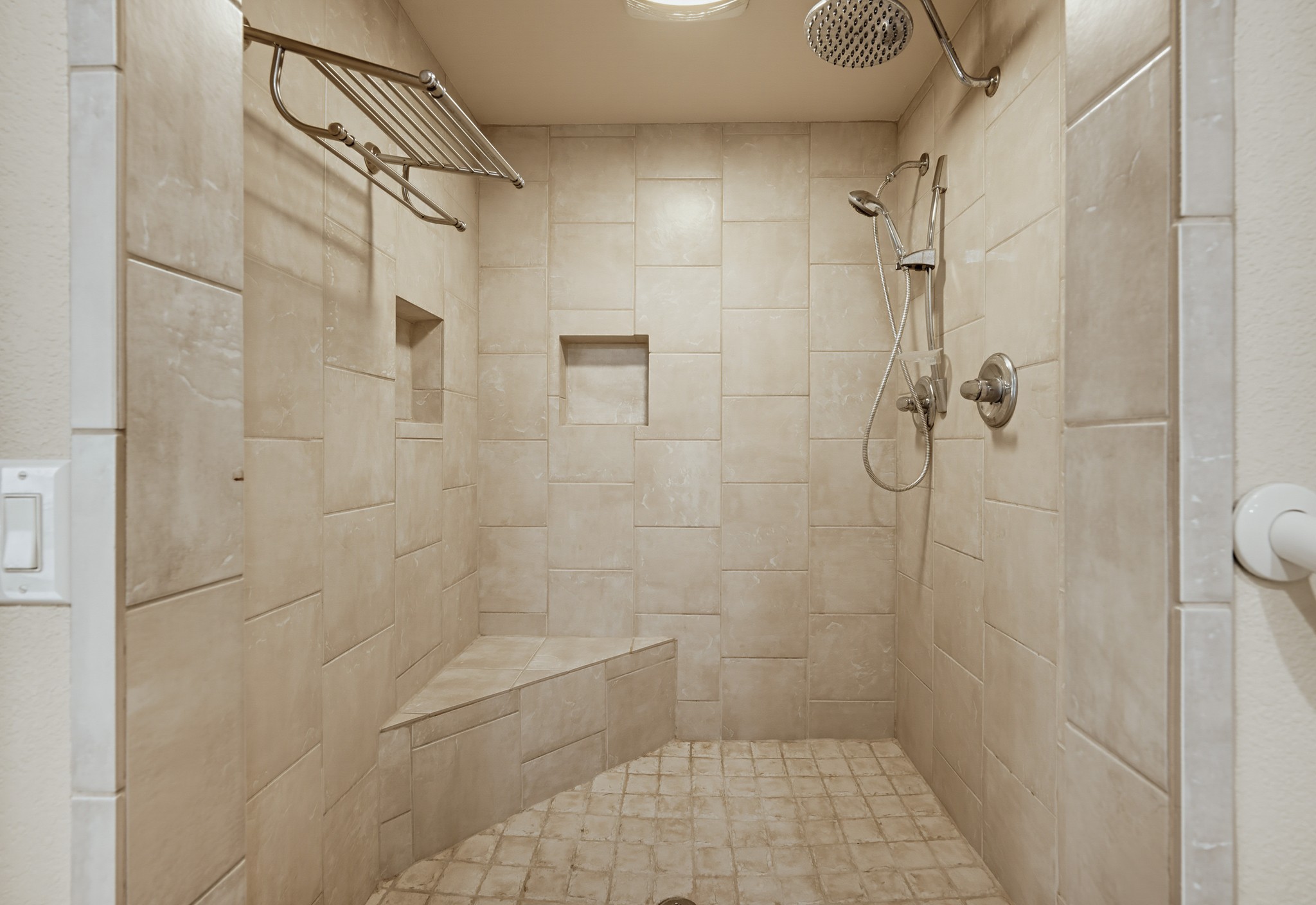Virtual tour photo 29 of 42 for 13405 Babcock Dr
