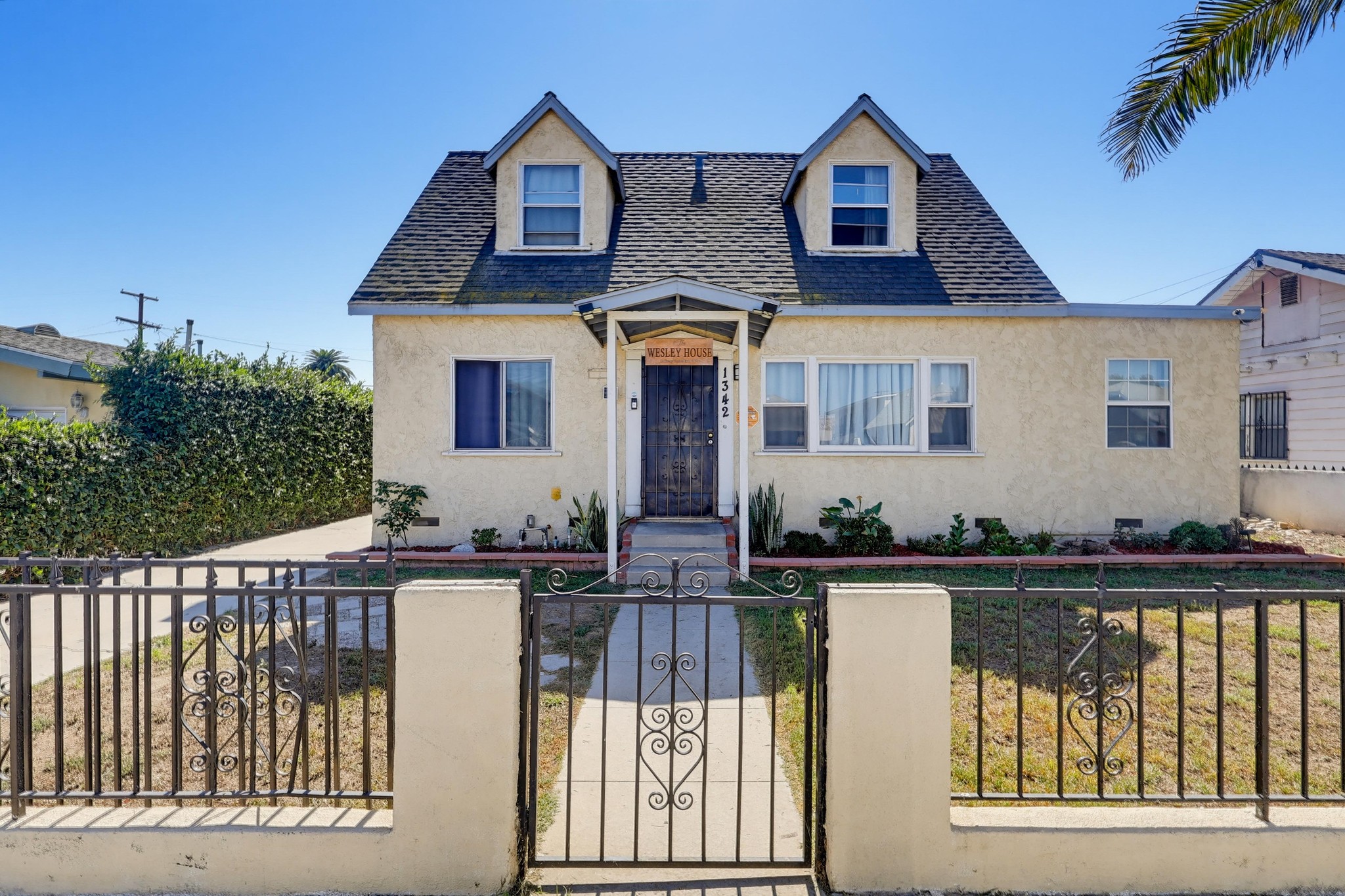 Virtual tour photo 3 of 78 for 1342 E Wesley Dr