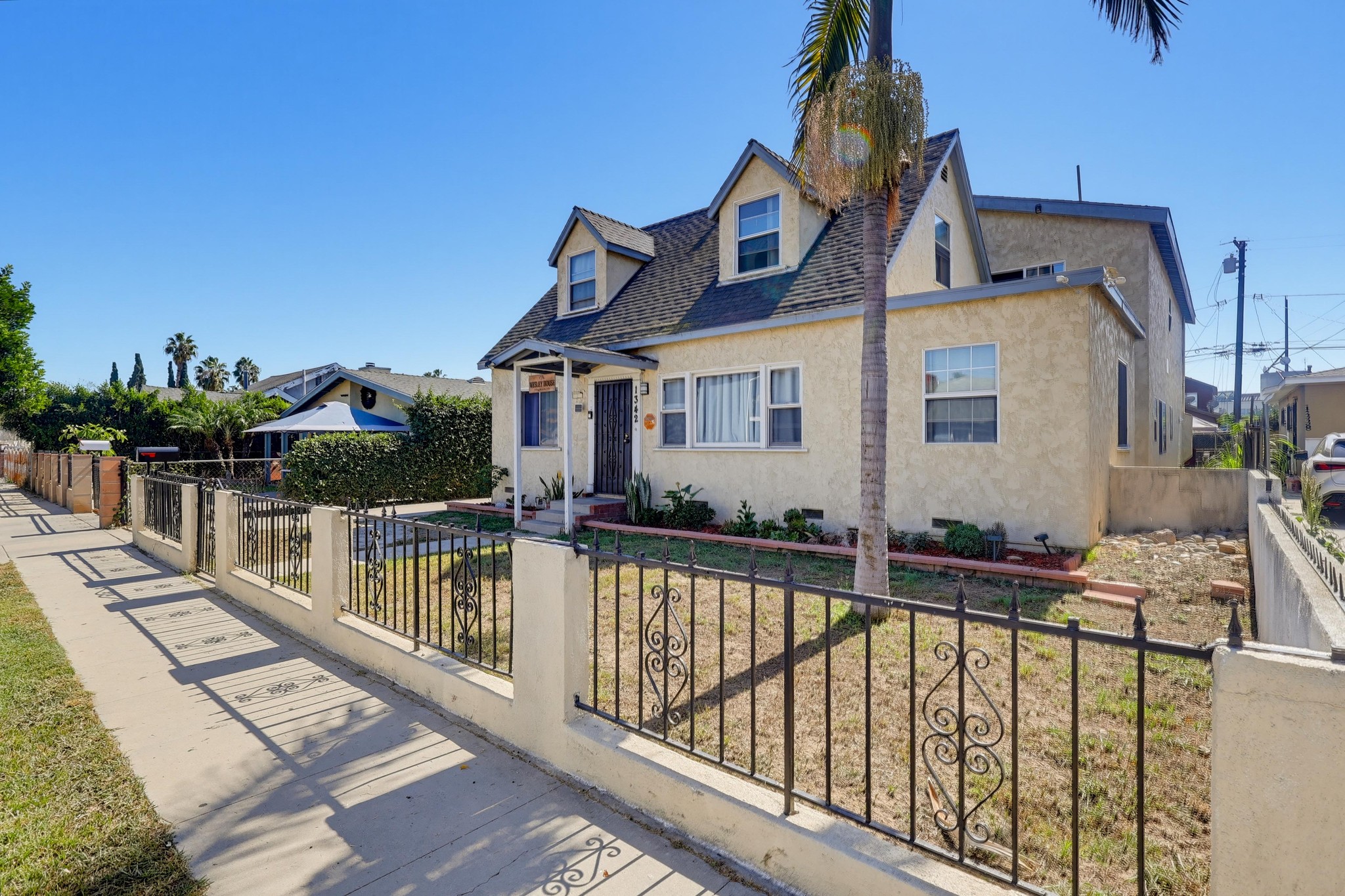 Virtual tour photo 4 of 78 for 1342 E Wesley Dr