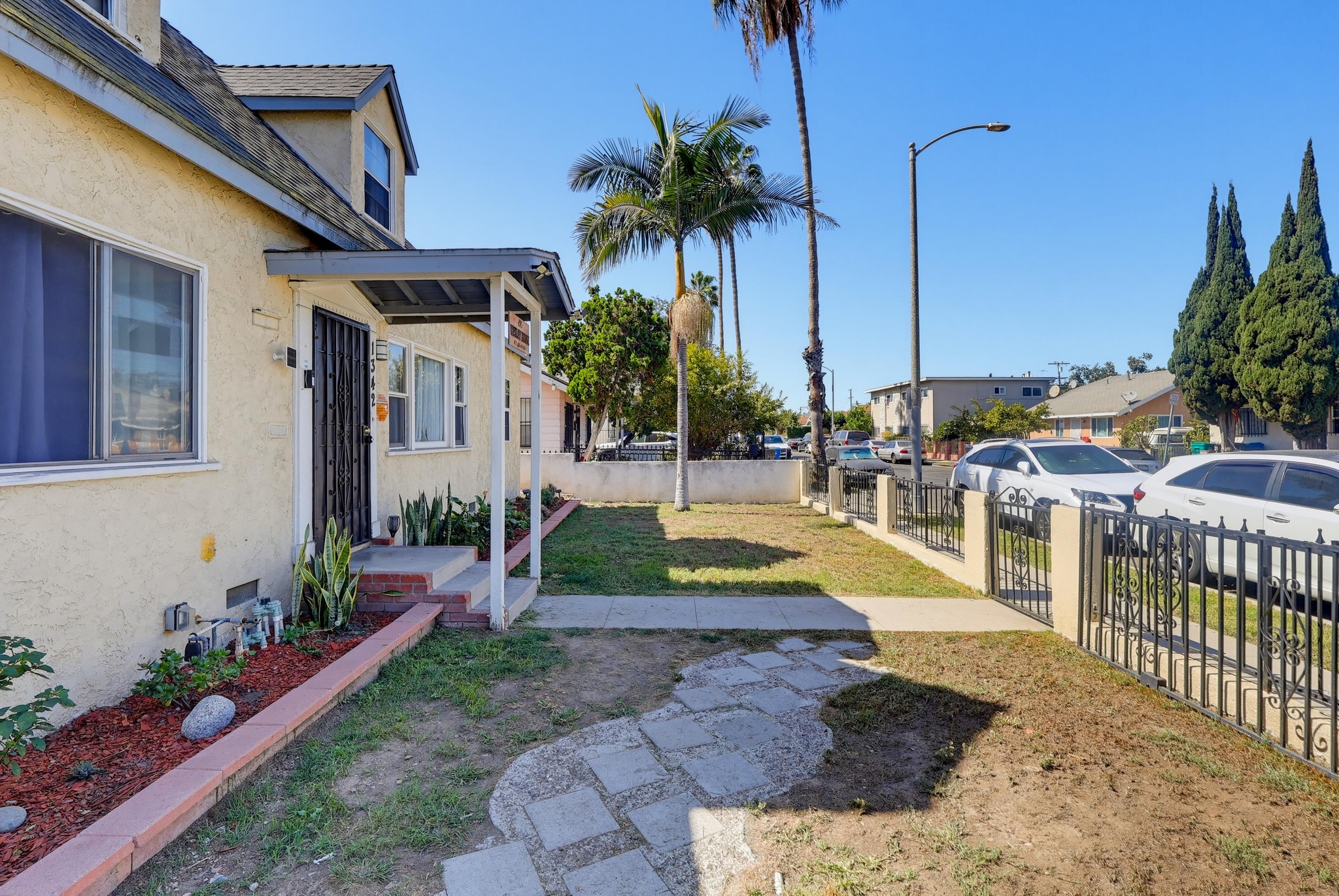 Virtual tour photo 7 of 78 for 1342 E Wesley Dr