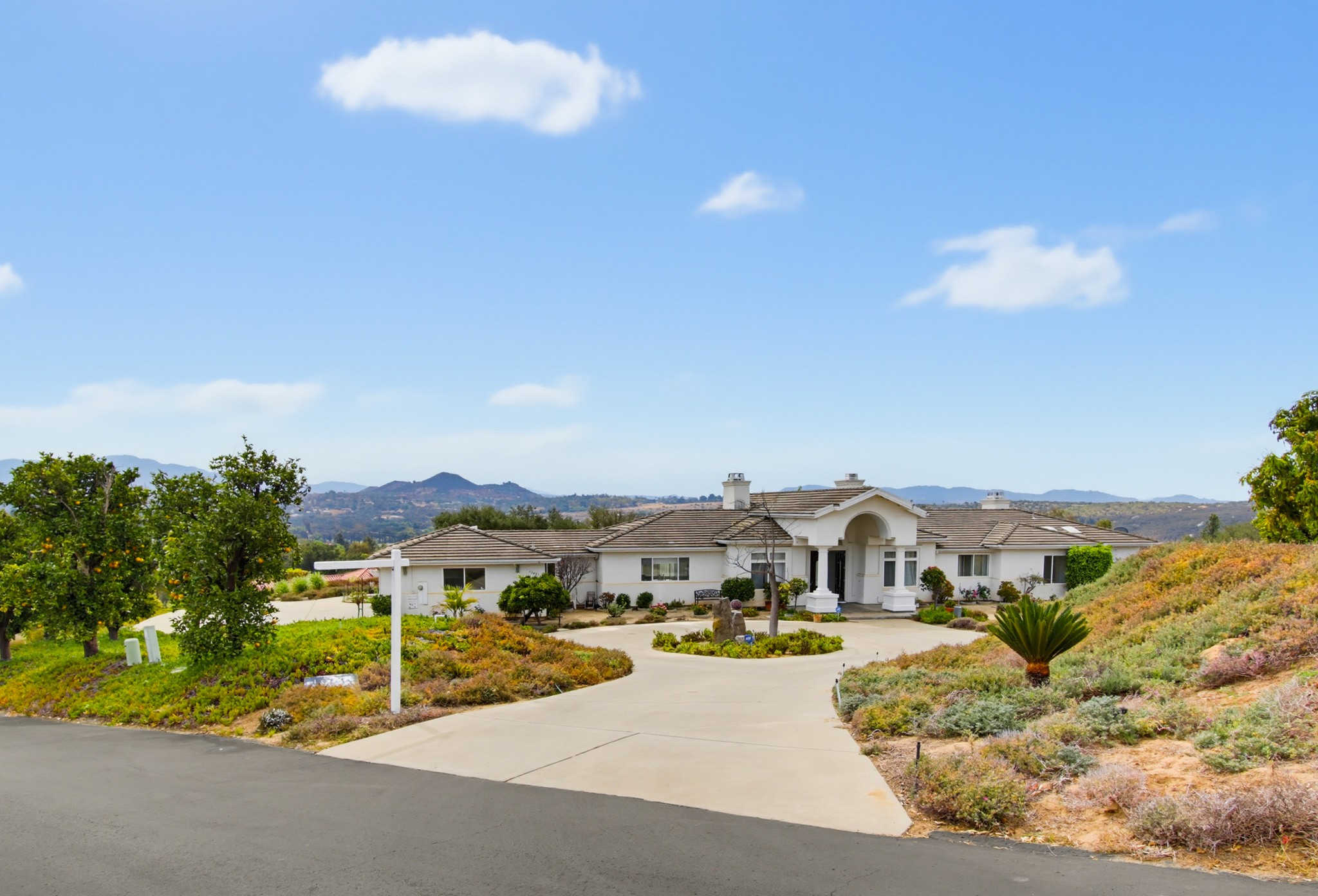 Virtual tour photo 3 of 78 for 13427 Hilltop Pl