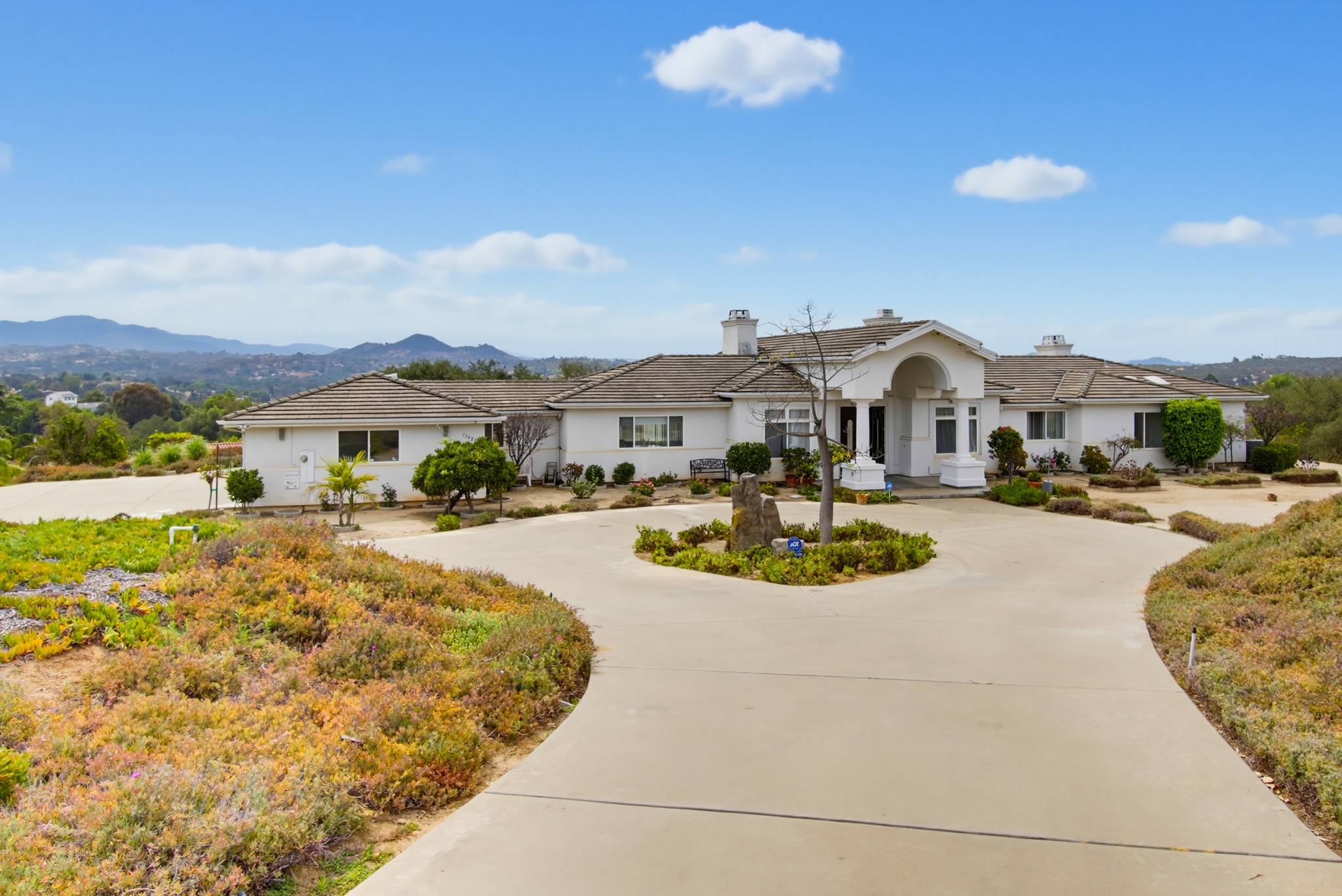 Virtual tour photo 4 of 78 for 13427 Hilltop Pl