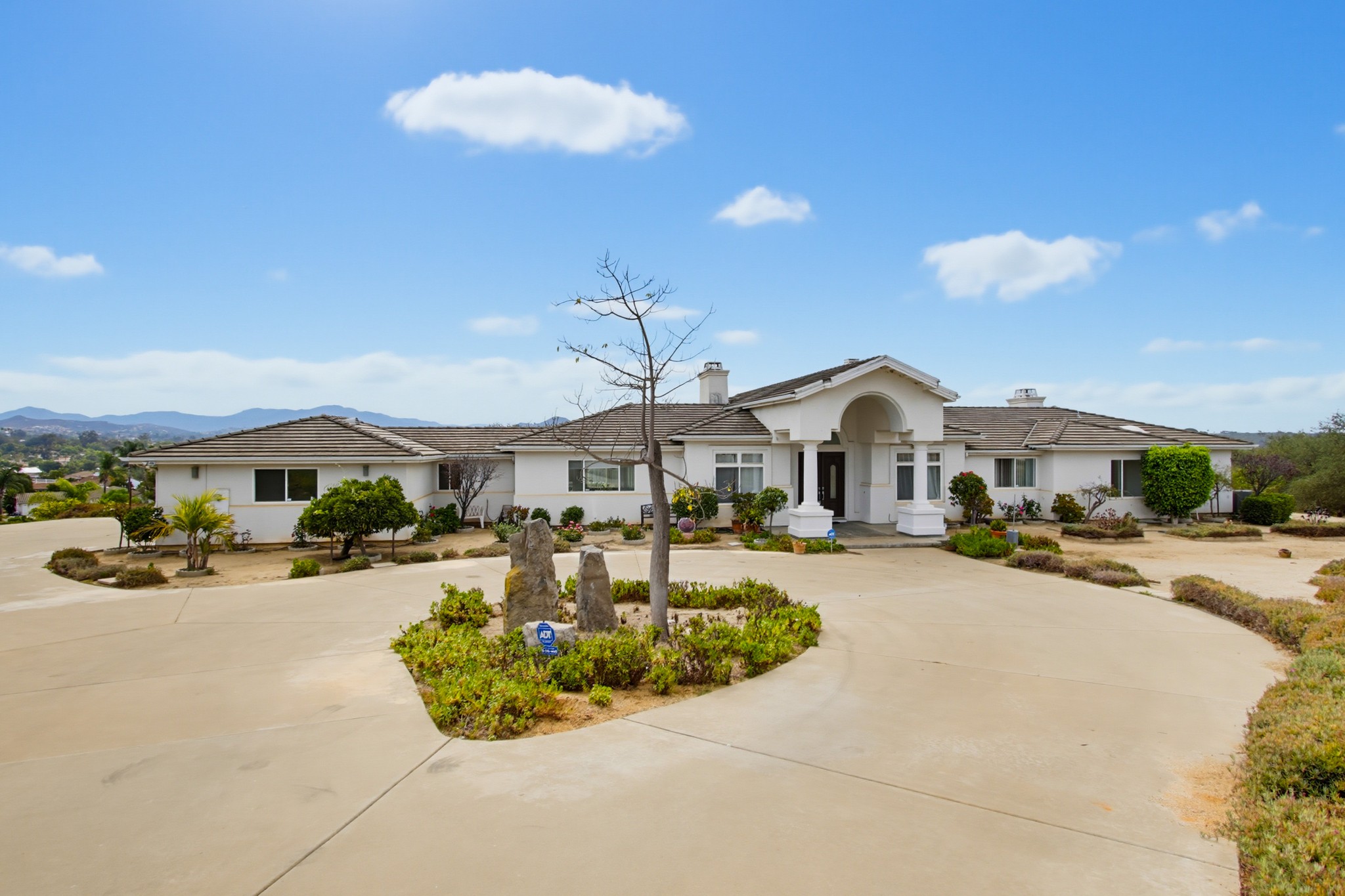 Virtual tour photo 1 of 78 for 13427 Hilltop Pl